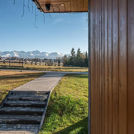 Akor House W Zebie *