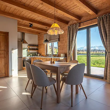 Akor House W Zebie *